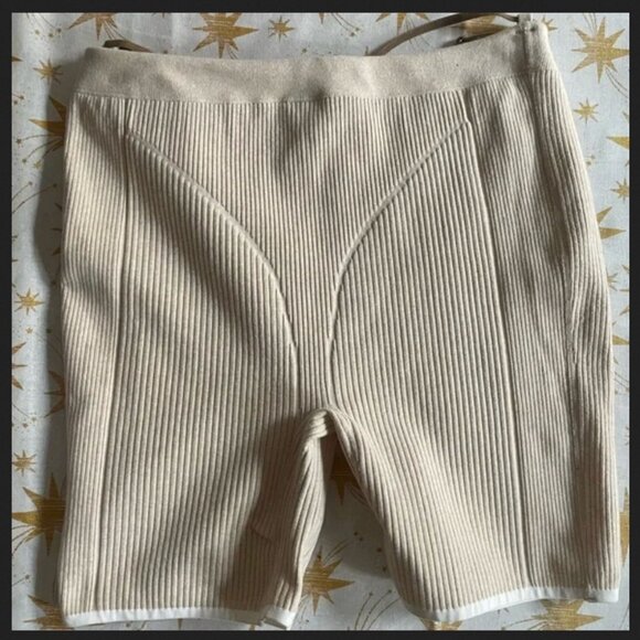 🔥 Jacquemus x Nike size XL Thigh Shorts Pearl Color - Picture 5 of 8